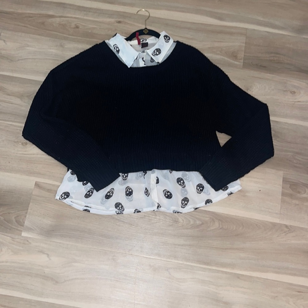 Heart N Crush Womens Black blouse, sweater runs small size 3X